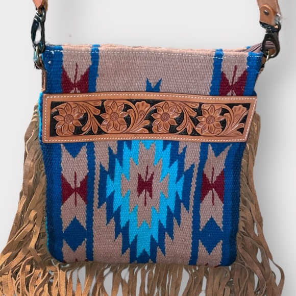 American Darling Cross Body Hand Tooled Saddle Blanket Genuine Leather Bag - Picture 4 of 8